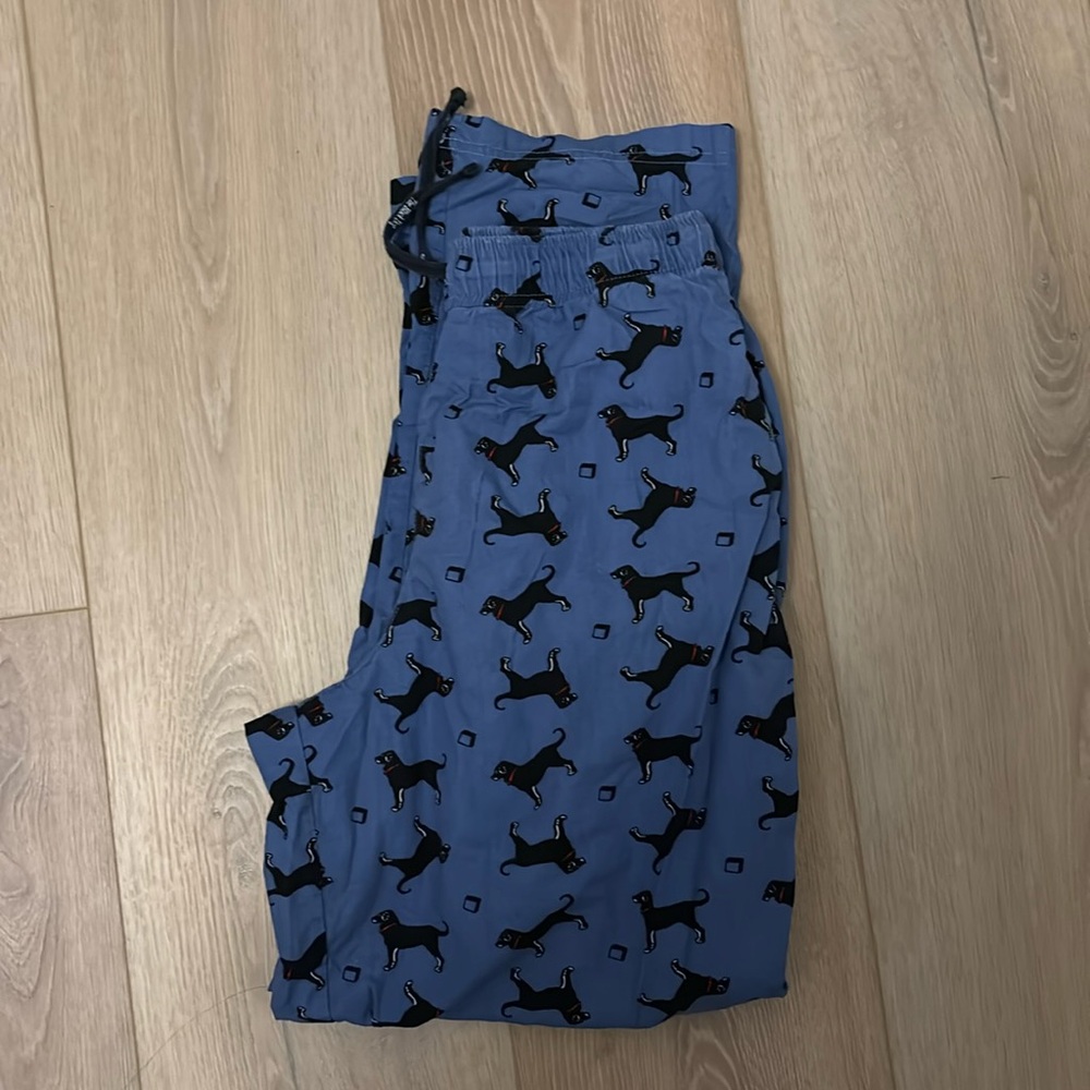 Black dog light pants